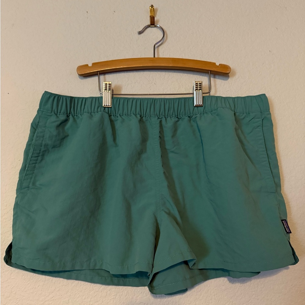 Patagonia Green Shorts Women’s XL